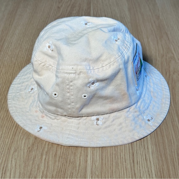 RARE Cherry LA Mountain Wear Bucket Hat in blush - Picture 3 of 8